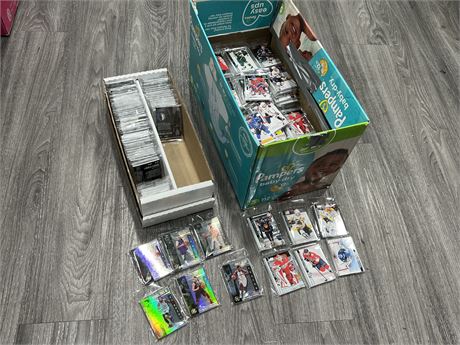 LARGE LOT OF NBA / NHL CARDS (2020)