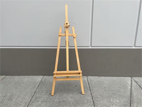 FOLDING PAINTING EASEL 26”x44”x66”