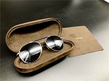 TOM FORD AVIATOR SUNGLASSES (WITH CASE AND CLOTH)