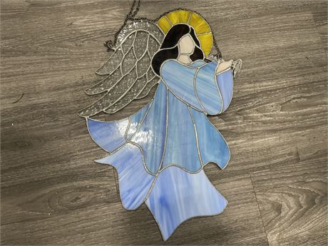 HANGING STAINED GLASS ANGEL 13”x20”