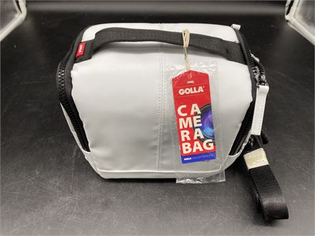 GOLLA CAMER BAG (With tag)