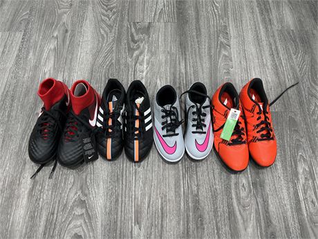 4 BRAND NEW PAIRS OF NIKE & ADIDAS YOUTH SIZED CLEATS - ASSORTED LOW SIZED YOUTH