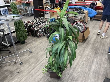 FAUX FLOOR PLANT (61” tall)