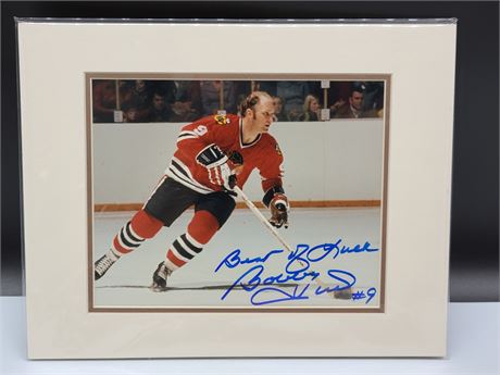 BOBBY HULL (Chicago Blackhawks) SIGNED PHOTOGRAPH, MATTED 11X14 WITH COA