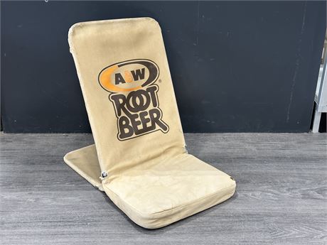 VINTAGE A&W ROOT BEER BEACH CHAIR (14”X19”)