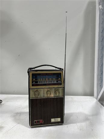 VINTAGE SWEET SOUND AC/DC PORTABLE RADIO IN WORKING COND. 10” TALL