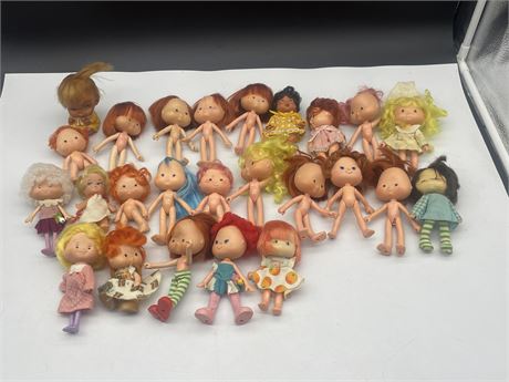 VINTAGE STRAWBERRY SHORTCAKE DOLL COLLECTION - 4” LONG