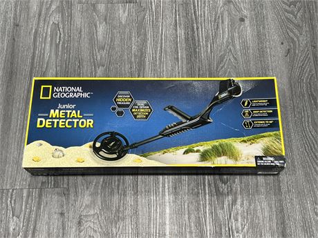 NEW OPEN BOX NATIONAL GEOGRAPHIC JUNIOR METAL DETECTOR