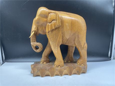 LARGE HEAVY WOODEN HAND CARVED ELEPHANT STATUE 13”x15”
