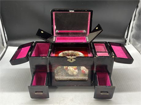 MUSICAL BALLERINA JEWELRY BOX