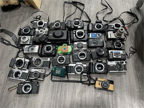 LOT OF CAMERAS - ASSORTED FORMATS - UNTESTED