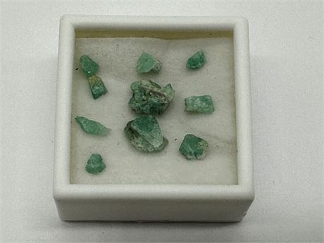 GENUINE COLOMBIAN EMERALD CRYSTAL SPECIMENS - 4.57CT