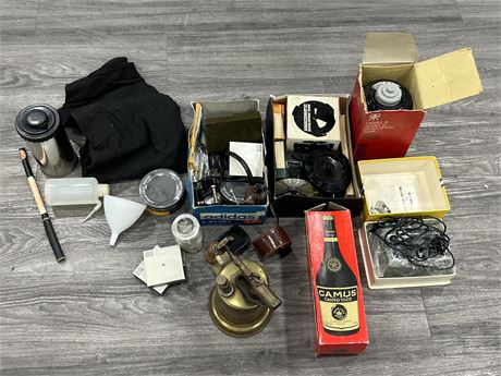 LOT OF MISC VINTAGE ITEMS INCLUDING CAMERA ACCESSORIES