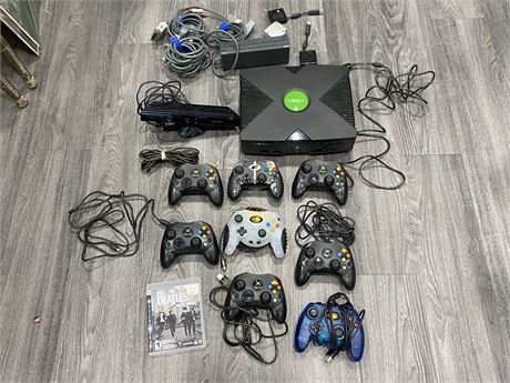 XBOX ORIGINAL WITH CABLES, CONTROLLERS AND MISC ACCESSORIES