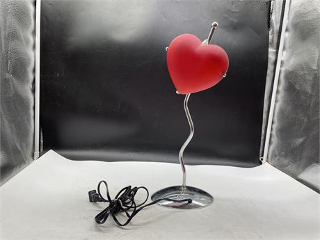 HEART DESK LAMP (17”)