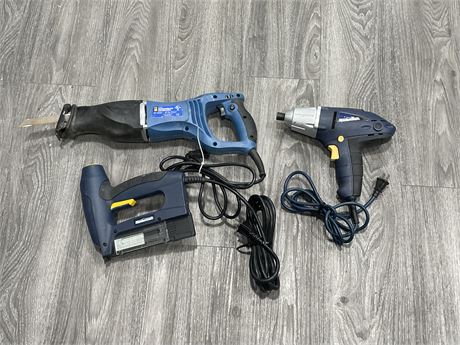 3 MASTERCRAFT/POWER FIST WIRED POWER TOOLS INCL:IMPACT DRIVER, BRAD NAILER, ETC