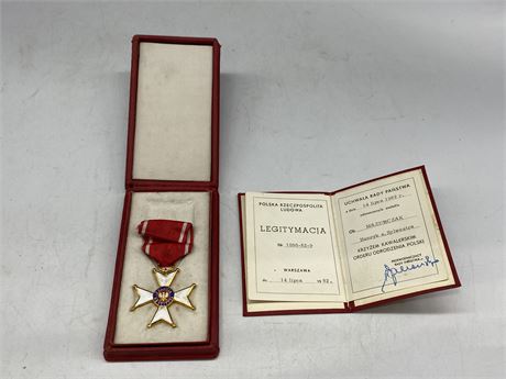 ORDER OF POLONIA RESTITUTA ORDER OF REBIRTH OF POLAND MEDAL & ID BOOK 1982