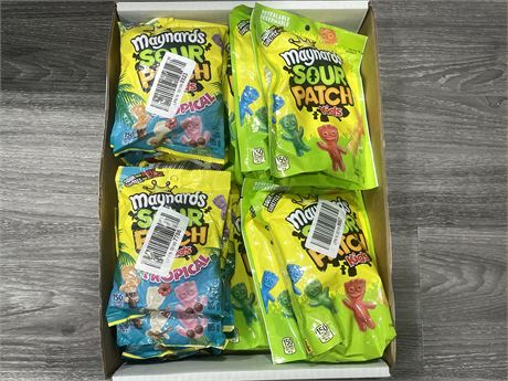 LOT OF 18 SOUR PATCH KIDS (7 LARGE, 11 SMALL)