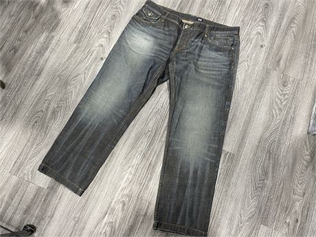 PAIR OF D&G JEANS SIZE 40 (Like new)