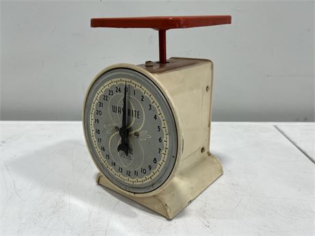 ANTIQUE WAYRITE METAL SCALE (9.5” tall)