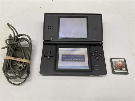 WORKING NINTENDO DS LITE WITH CHARGER AND GAME