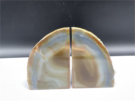 PAIR OF AGATE BOOKENDS 4”