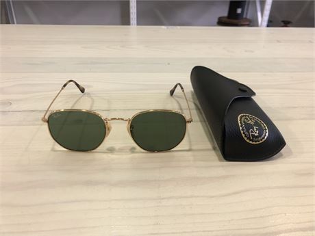 RAY BANS (UNI-SEX) BRAND NEW CONDITION WITH CASE