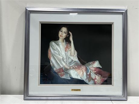 SIGNED / NUMBERED PRINT “THE FORTUNE TELLER” BY CHEN YIFEI (32.5”x29”)