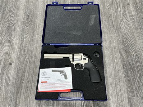 SMITH & WESSON MODEL 686 CO2 PELLET GUN - GOOD WORKING CONDITION