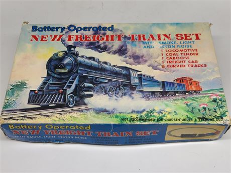 BATTERY OPERATED NEW FREIGHT TRAIN SET