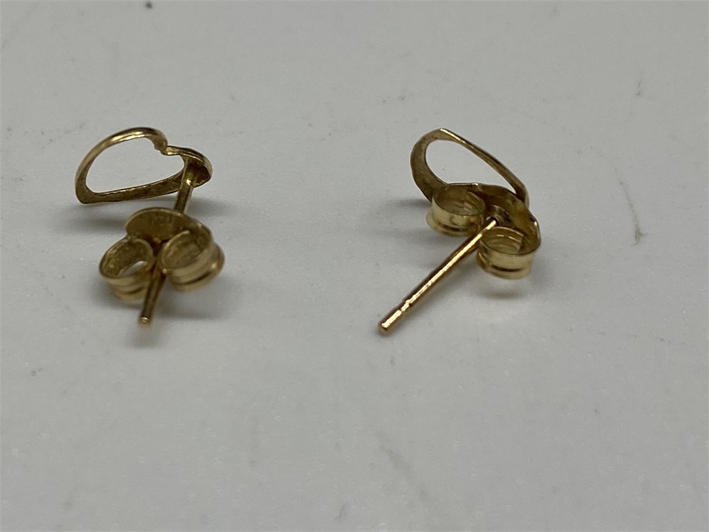 Urban Auctions - SMALL 14K GOLD HEART EARRINGS