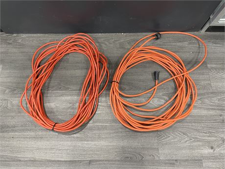 2 OUTDOOR EXTENSION CORDS 3-WIRE