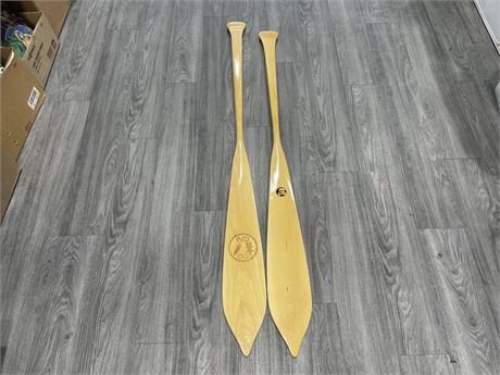 2 FIRST NATIONS KAYAK PADDLES (LARGEST 66”)