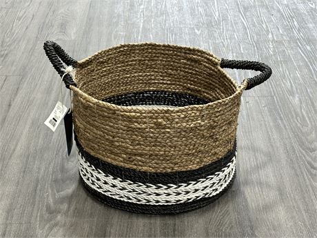 NWT LARGE WOVEN BASKET (18”X12”)