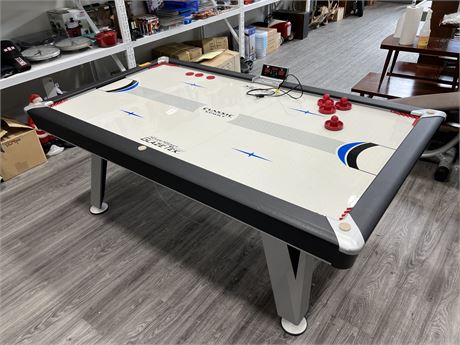 CLASSIC SPORT 84INCH AIR HOCKEY TABLE - AIR FLOW WORKS, SCORE CLOCK DOES NOT