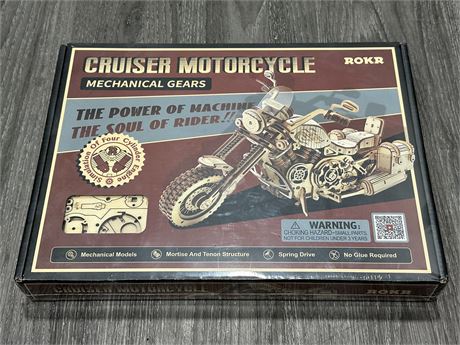 NEW/SEALED WOODEN 3D PUZZLE CRUISER MOTORCYCLE