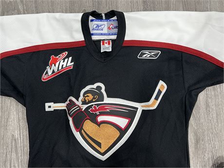 VANCOUVER GIANTS #17 JERSEY SIZE YOUTH L/XL