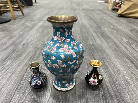 3 CHINESE CLOISONNÉ VASES - LARGEST IS 11” TALL