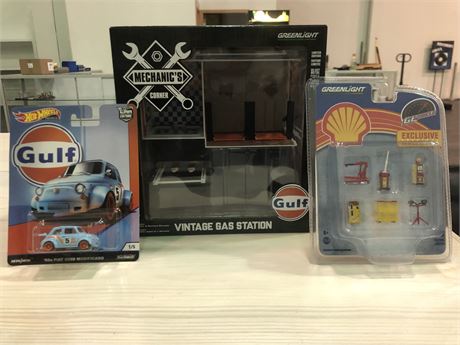 3 GREENLIGHT\HOT WHEELS LIMITED EDITION COLLECTABLES