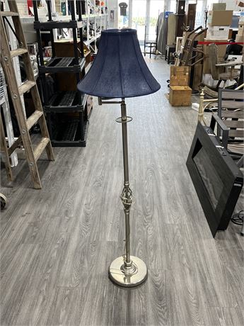 FLOOR LAMP W/SWIVEL HEAD (56” tall)