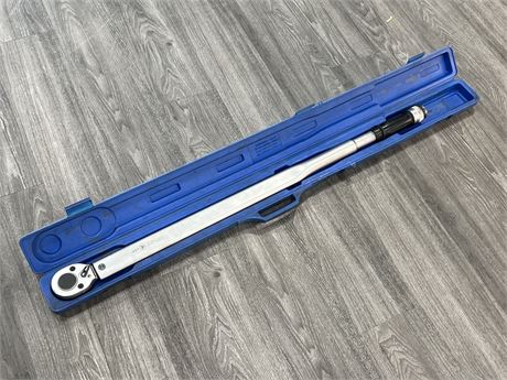 LARGE 3/4” DRIVE 600 FT/LB MICROMETER TORQUE WRENCH (50” long)