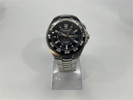 SEIKO KINETIC COLLECTABLE 100M WATCH - WORKING