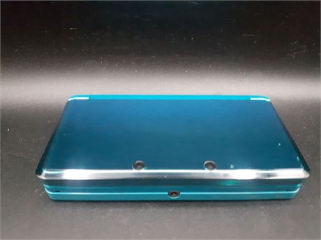 3DS CONSOLE - WORKING - TOP SCREEN IS FAIRLY SCRATCHED