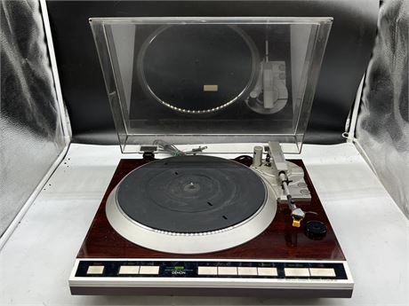 DENON DP-45F TURNTABLE - POWERS UP