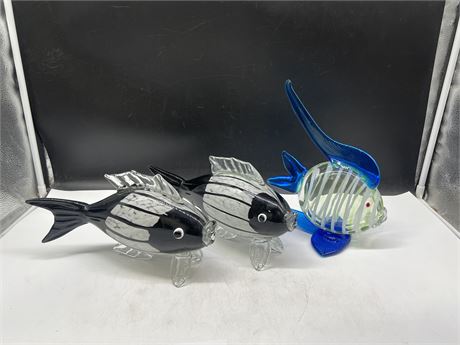 3 ART GLASS FISH (LARGEST 11”x6”)