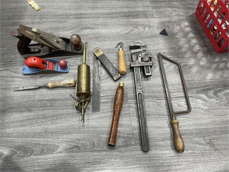 VINTAGE TOOLS INCL: SAW, WRENCH, PLANERS, ETC