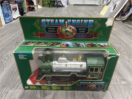 VINTAGE BATTERY OP MYSTERY ACTION STEAM ENGINE IN BOX