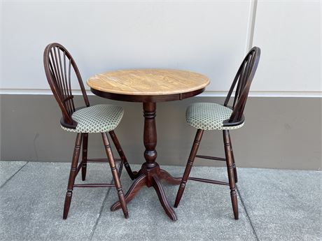 SOLID OAK TABLE / ROTATING CHAIRS SET (CHAIRS 50” TALL / TABLE 41T X 38”
