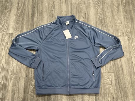 NEW W/ TAGS NIKE ZIP UP - SIZE L