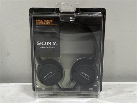 NEW IN BOX SONY STEREO HEADPHONES - MDR ZX100